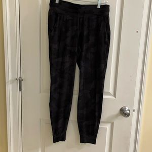 Lulu camo joggers!!!